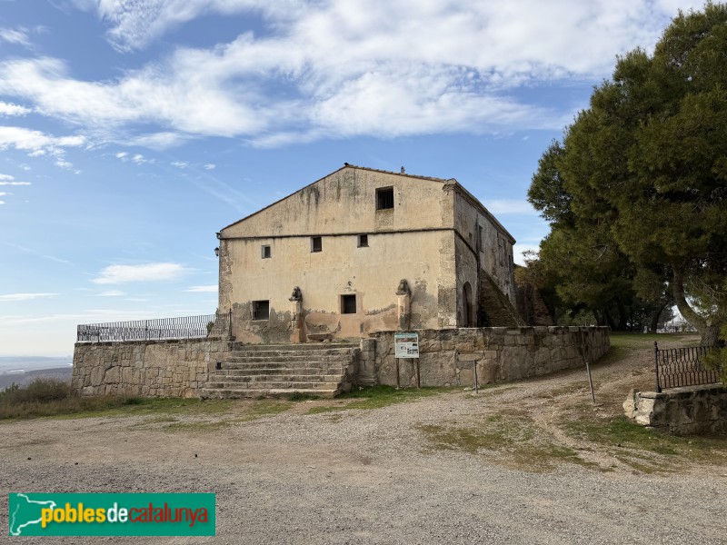 Torres de Segre - Ermita de la Mare de Déu de Carrassumada. Casa de l'ermità (Foto: Albert Esteves, 2025) Torres de Segre - Ermita de la Mare de Déu de Carrassumada. Casa de l'ermità