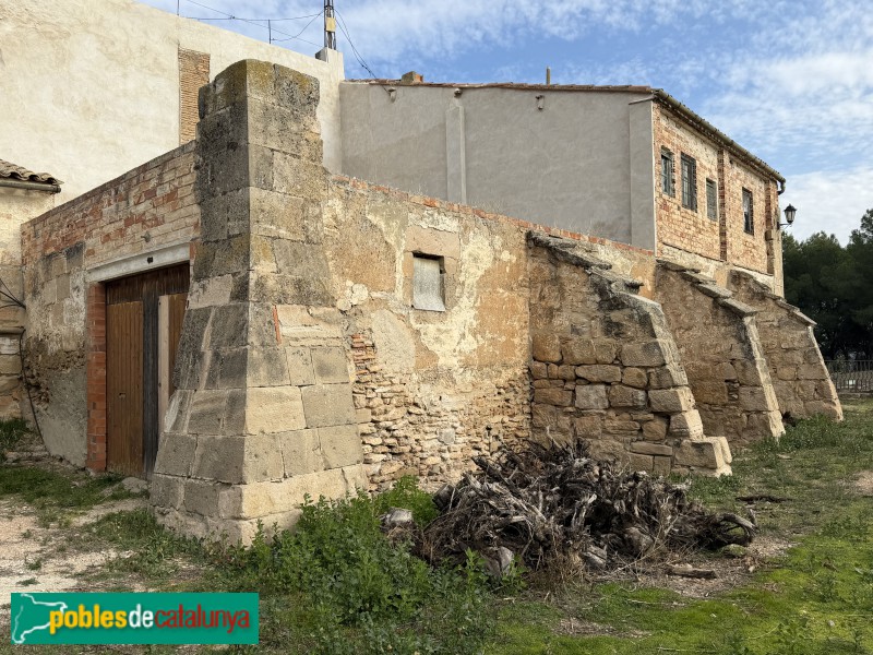Torres de Segre - Ermita de la Mare de Déu de Carrassumada. Casa de l'ermità (Foto: Albert Esteves, 2025) Torres de Segre - Ermita de la Mare de Déu de Carrassumada. Casa de l'ermità