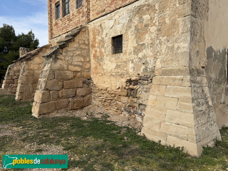 Torres de Segre - Ermita de la Mare de Déu de Carrassumada. Casa de l'ermità (Foto: Albert Esteves, 2025) Torres de Segre - Ermita de la Mare de Déu de Carrassumada. Casa de l'ermità