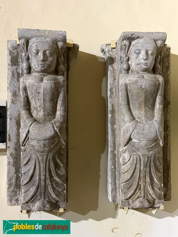 Celrà - Església de Sant Feliu. Suports del retaule barroc (segle XVII-XVIII)