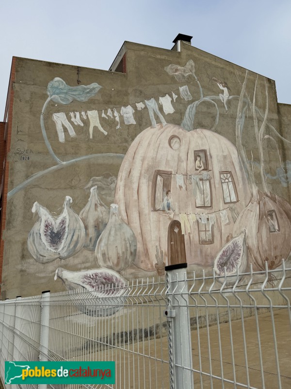 Torrefarrera - Mural <i>Fruits de Temporada</i> (Swen Schmitz Coll, 2020) (Foto: Albert Esteves, 2025) Torrefarrera - Mural <i>Fruits de Temporada</i> (Swen Schmitz Coll, 2020)
