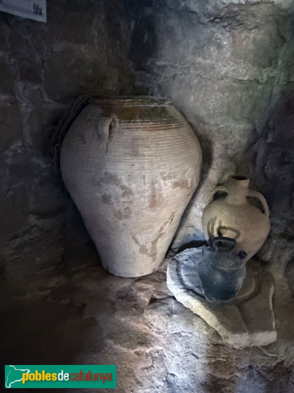 Torrebesses - Centre d'Interpretació de la Pedra Seca. Tina i càntirs