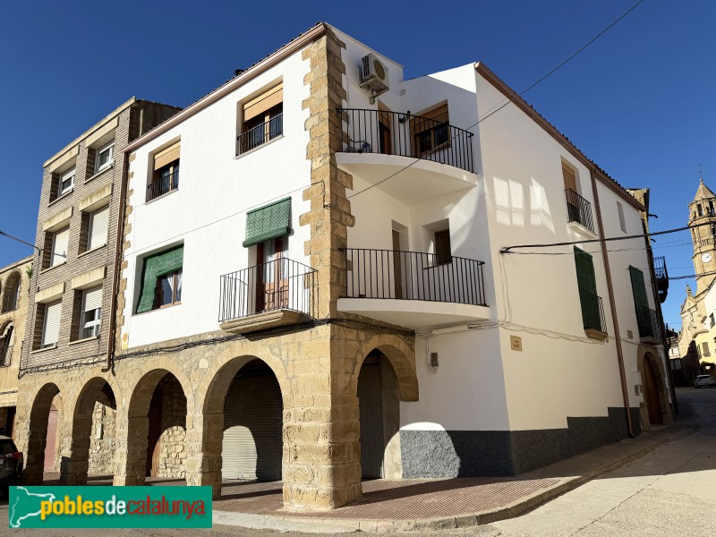 Llardecans - Porxos de la plaça dels Arbres