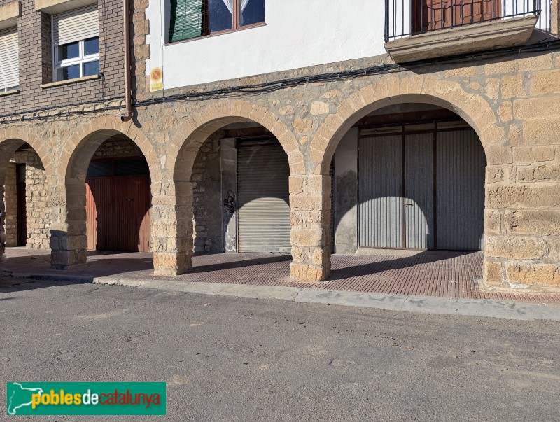 Llardecans - Porxos de la plaça dels Arbres