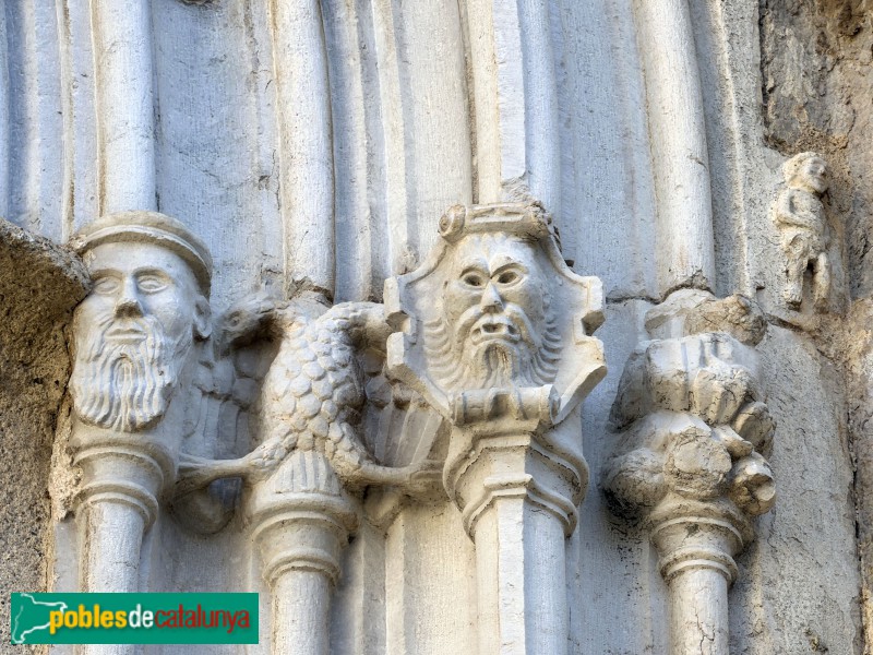 Bordils - Església de Sant Esteve. Portada