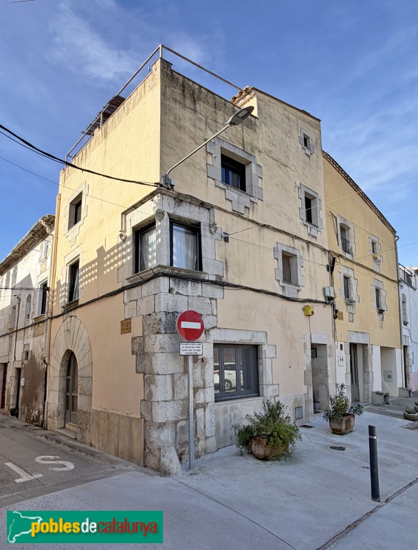 Medinyà - Carrer Pere Roure, 2