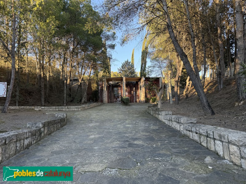 Aitona - Cova del Pare Palau. Santuari (Foto: Albert Esteves, 2026) Aitona - Cova del Pare Palau. Santuari