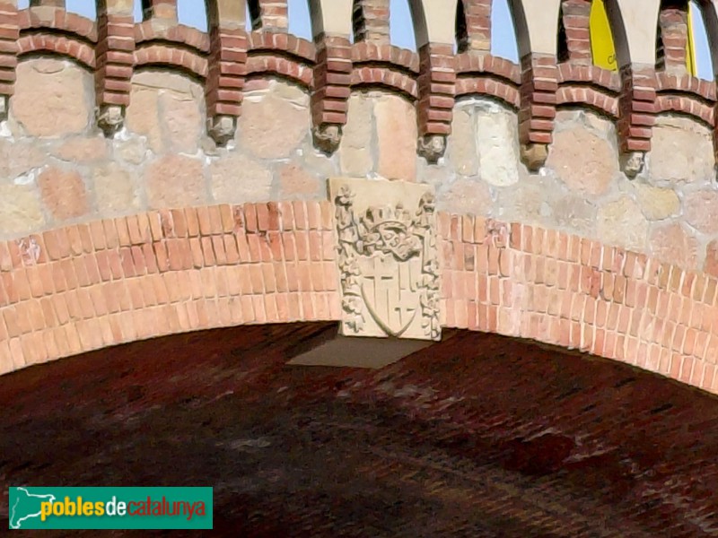 Barcelona - Pont de la plaça Mons