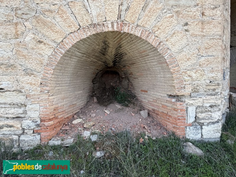 La Granja d'Escarp - Fàbrica de ciment. Entrada d'un dels forns
