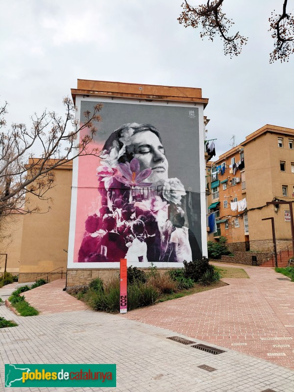 Barcelona - Roquetes - Mural <i>Les dones de la Trinitat</i>