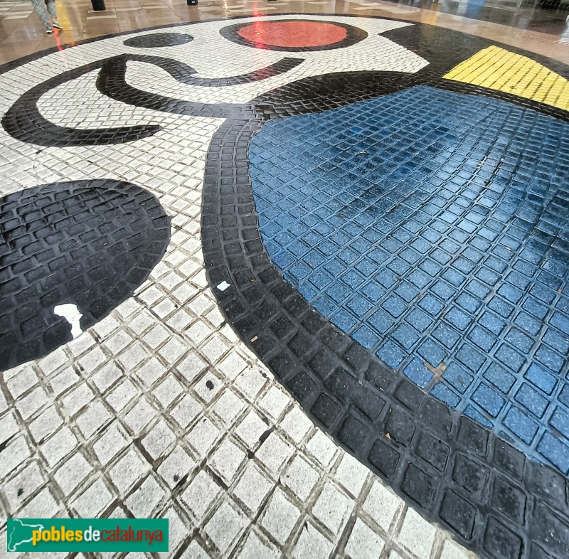 Barcelona - Mosaic del Pla de l'Os (Joan Miró)