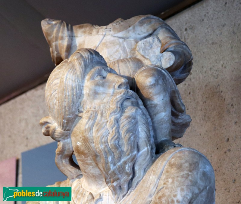 Museu Diocesà - Escultura de sant Cristòfor, procedent de l'església de Sant Miquel (Foto: Albert Esteves, 2022) Museu Diocesà - Escultura de sant Cristòfor, procedent de l'església de Sant Miquel