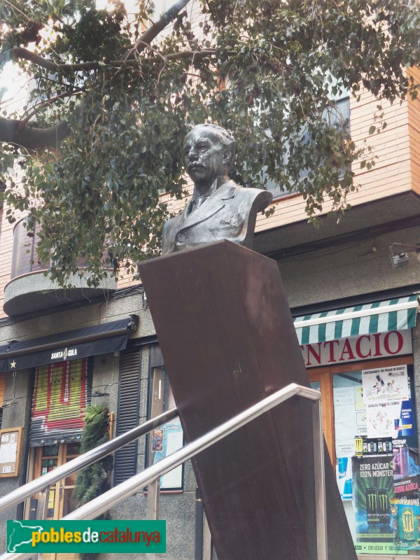 Barcelona - Bust de Narcís Oller