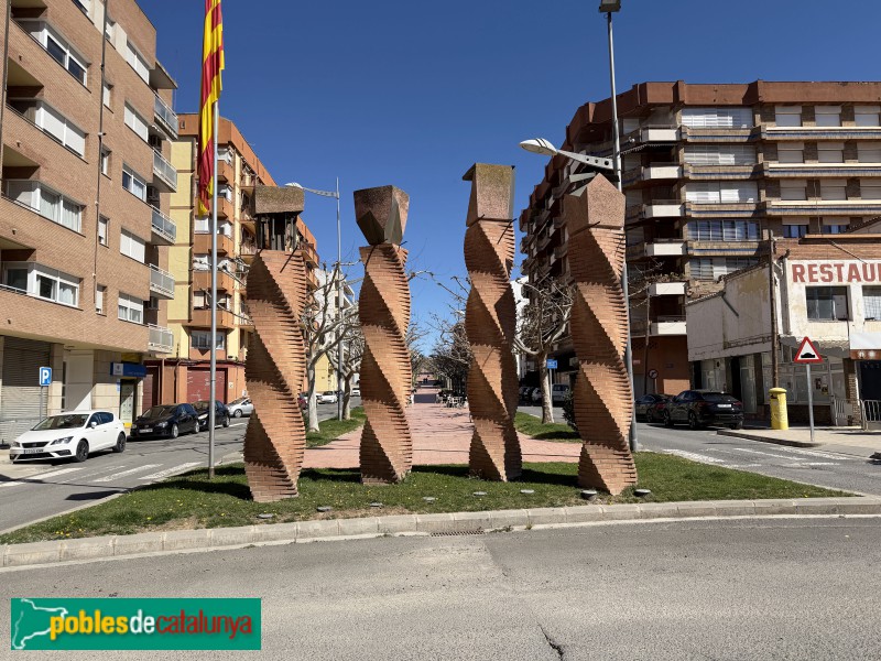 Almacelles - Escultura <i>Nómines Mudes (Les Quatre Barres)</i>