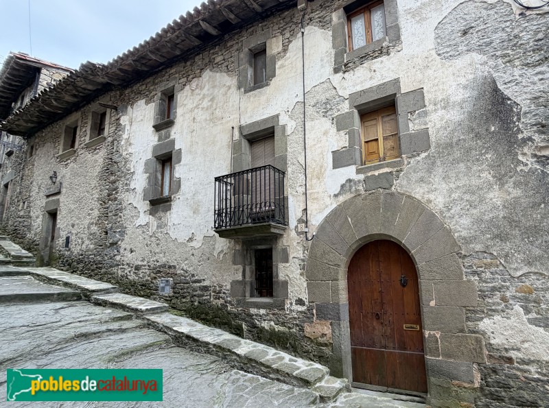 Rupit - Carrer del Fossar, 8 -Rectoria-