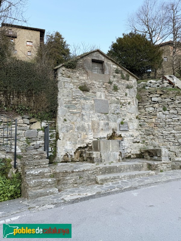 Rupit - Font vella de Can Maiol
