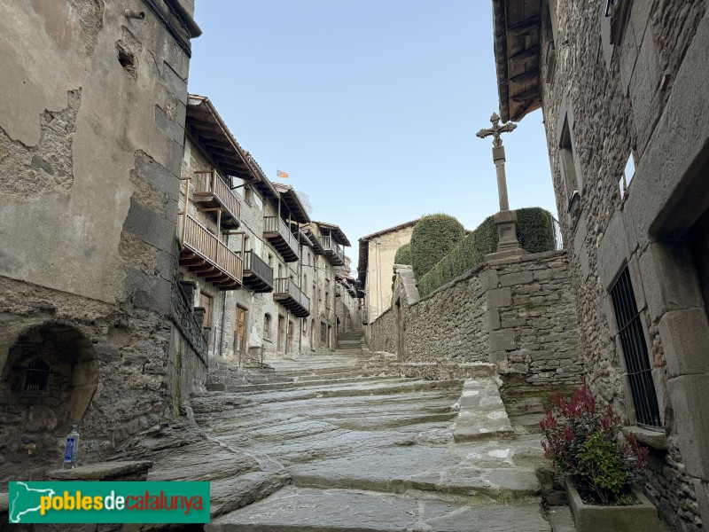 Rupit - Panoràmica general. Carrer del Fossar
