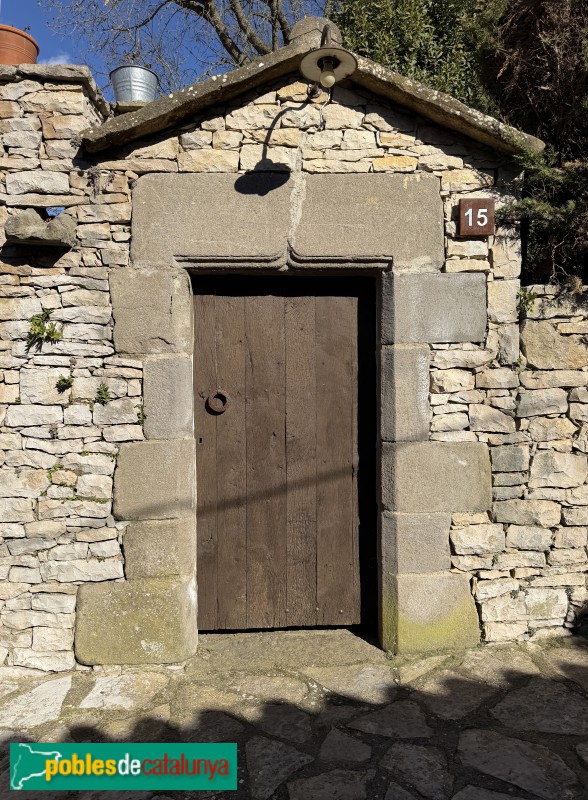 Tavertet - Carrer de Baix. Porta del segle XVIII