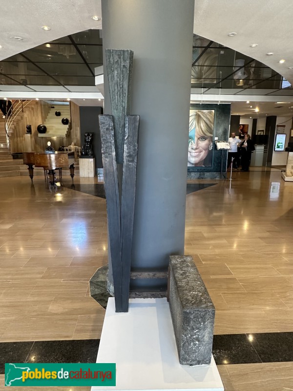 Sitges - Hotel Estela. J.M. Subirachs, <i>Call. Monument transportable</i>, 1960