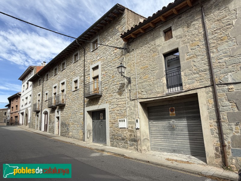 L'Esquirol - Carrer Major