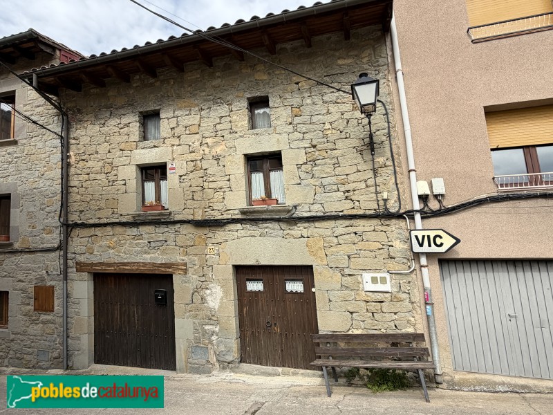 L'Esquirol - Carrer Major