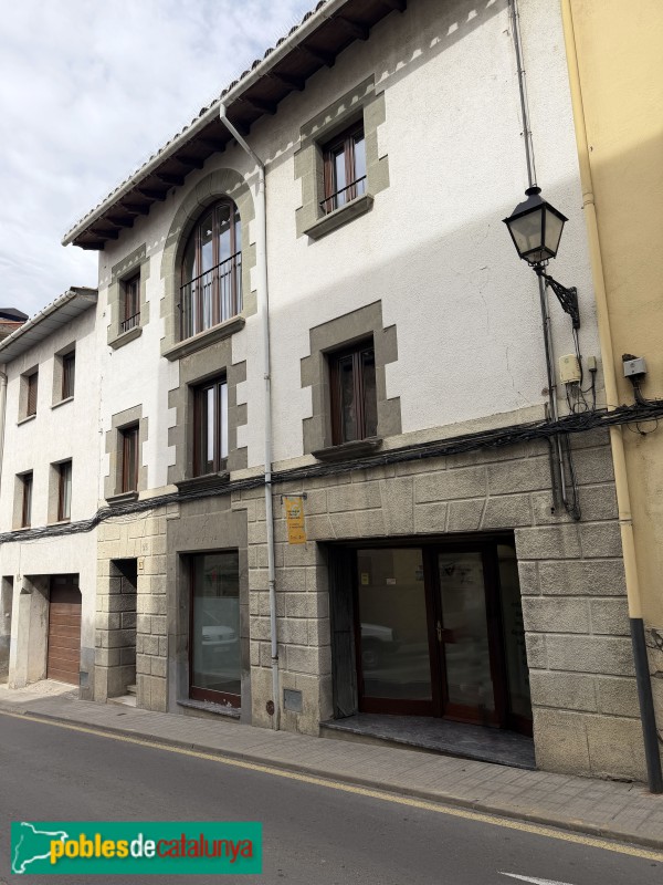 L'Esquirol - Carrer Major
