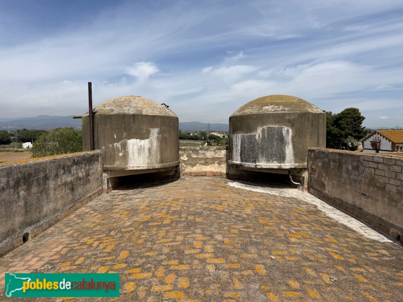 Reus - Granja Roca-Soldevila, Dipòsits sobre el galliner