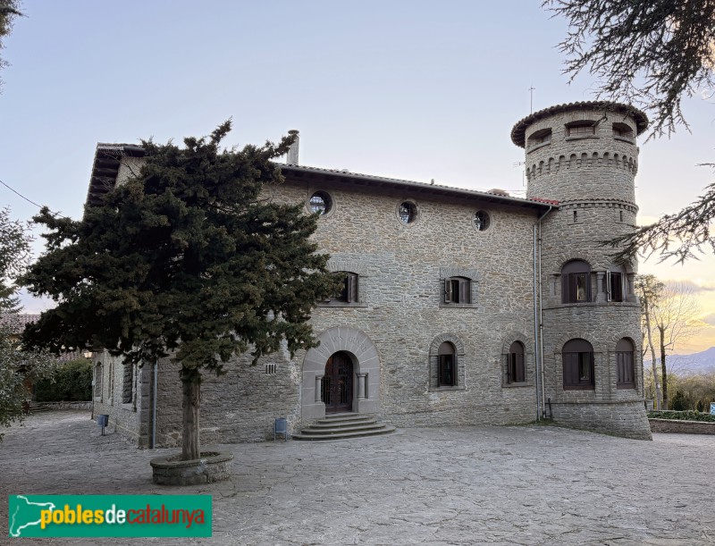 L'Esquirol - Can Rifà o Santa Maria del Roure