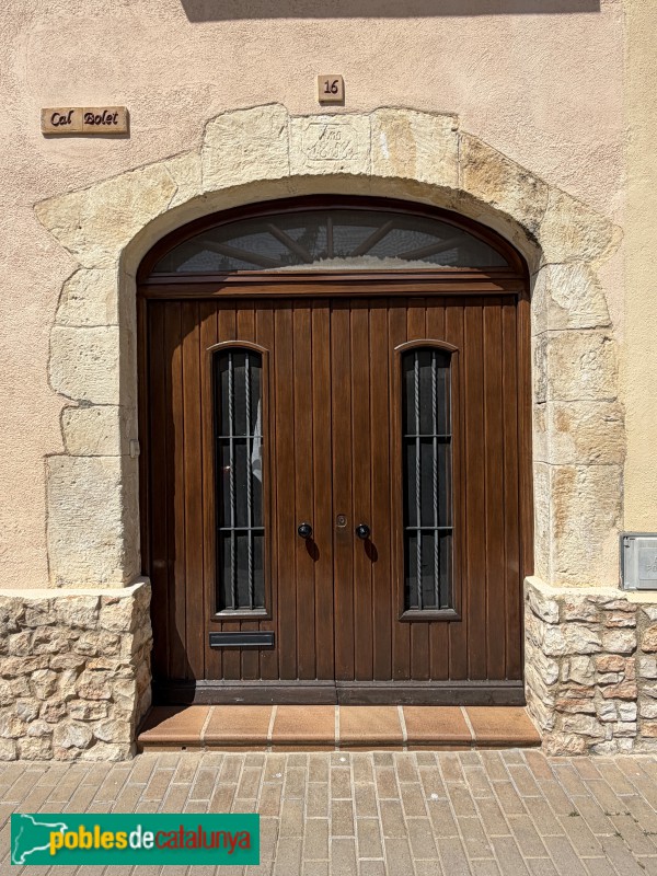 Santa Oliva - Nucli antic. Portal de 1858