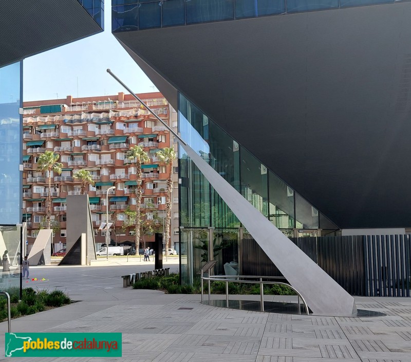 Barcelona - Porta Firal Torre Auditori i torres Llevant i Ponent. Gnòmon