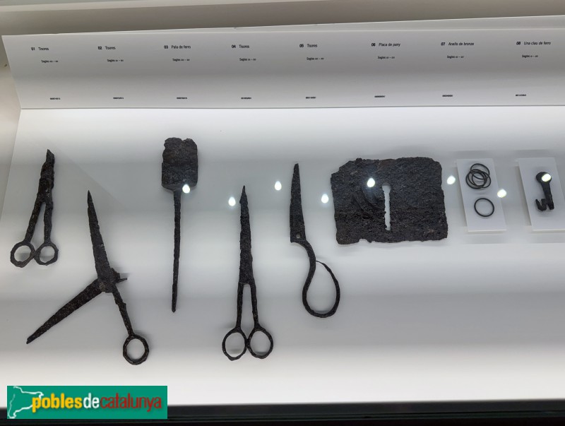 Roda de Ter - Museu Arqueològic de l'Esquerda. Elements de ferro d'època medieval