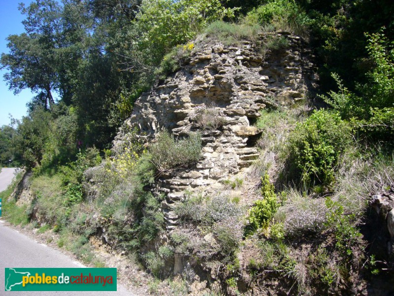 Les Masies de Roda - Restes del castell de Casserres