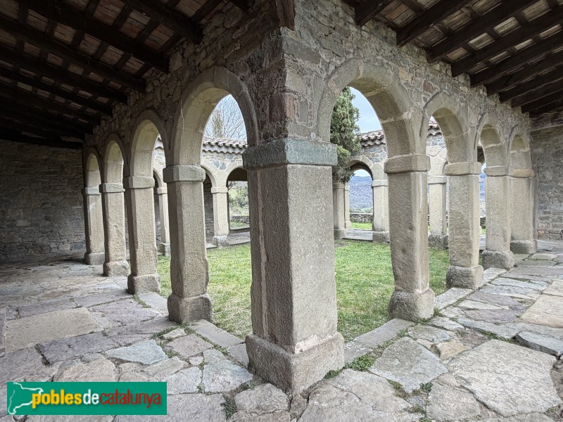 Les Masies de Roda - Monestir de Santa Magdalena de Conangle. Claustre (Foto: Albert Esteves, 2026) Les Masies de Roda - Monestir de Santa Magdalena de Conangle. Claustre