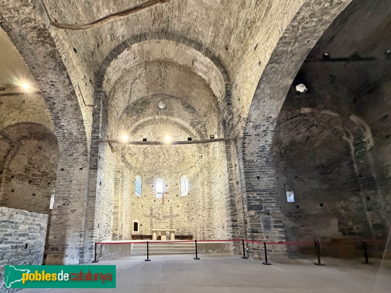 Les Masies de Roda - Monestir de Sant Pere de Casserres. Església
