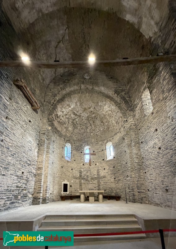 Les Masies de Roda - Monestir de Sant Pere de Casserres. Església