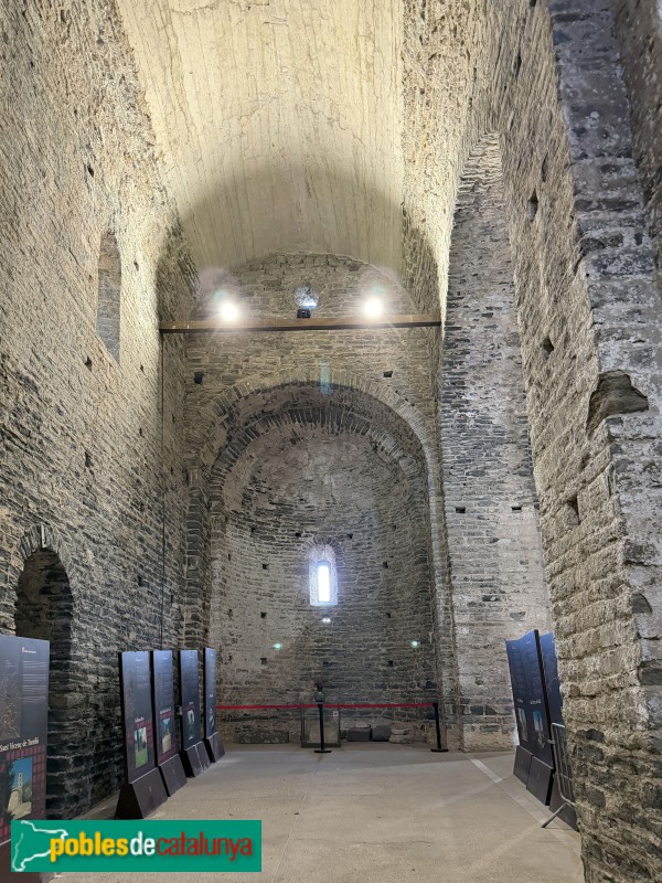 Les Masies de Roda - Monestir de Sant Pere de Casserres. Església