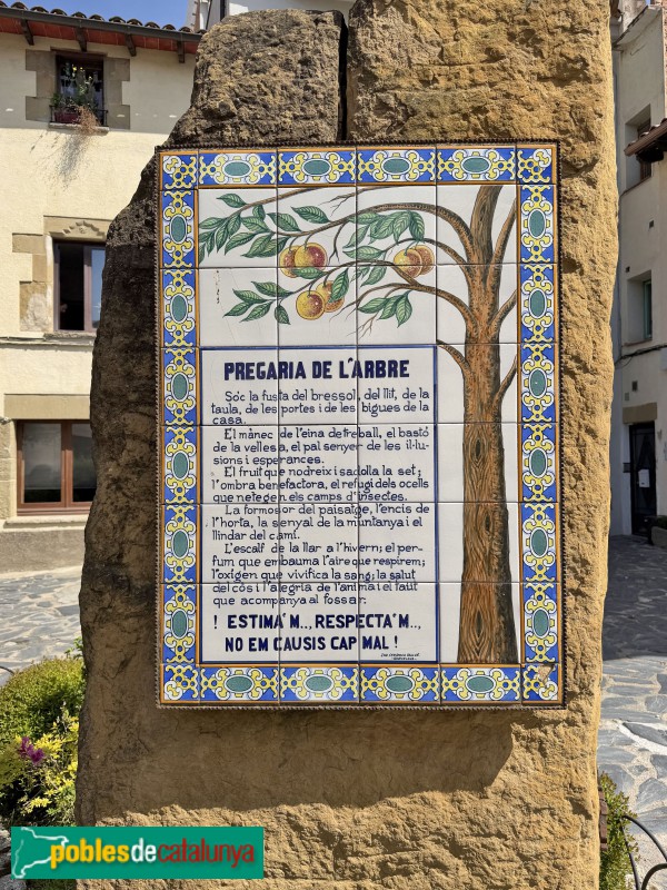 Taradell - Escultura <i>Exaltació a la Vida i a la Pau</i> (Foto: Albert Esteves, 2026) Taradell - Escultura <i>Exaltació a la Vida i a la Pau</i>