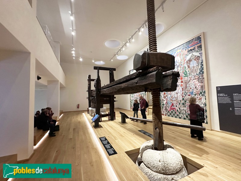Vilafranca del Penedès - Vinseum. Premsa de biga (Foto: Albert Esteves, 2024) Vilafranca del Penedès - Vinseum. Premsa de biga