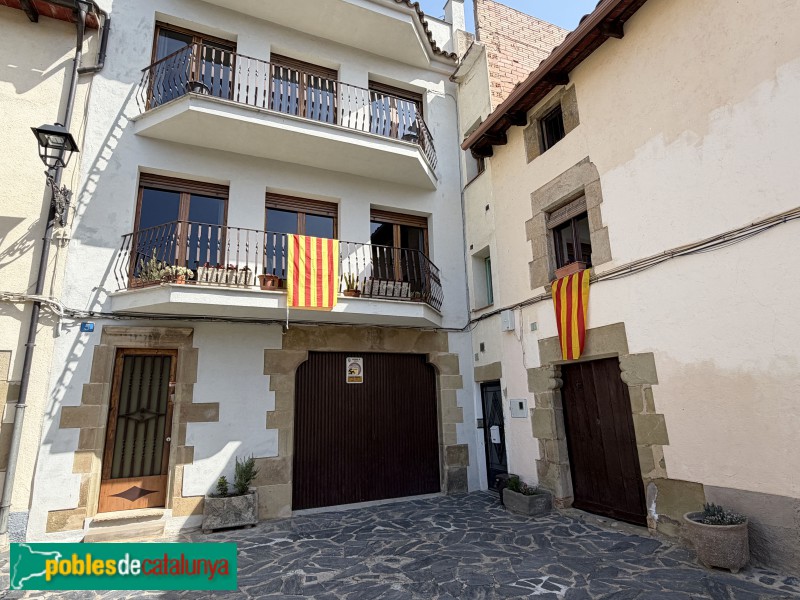 Taradell - Plaça de Santa Llúcia (Foto: Albert Esteves, 2026) Taradell - Plaça de Santa Llúcia