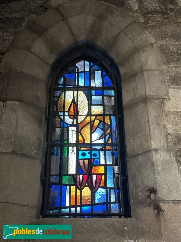 Barcelona - Església de Santa Maria del Pi. Capella de la Puríssima Sang. Vitrall