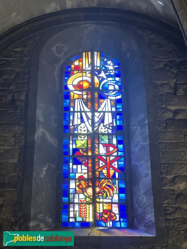 Barcelona - Església de Santa Maria del Pi. Capella de la Puríssima Sang. Vitrall