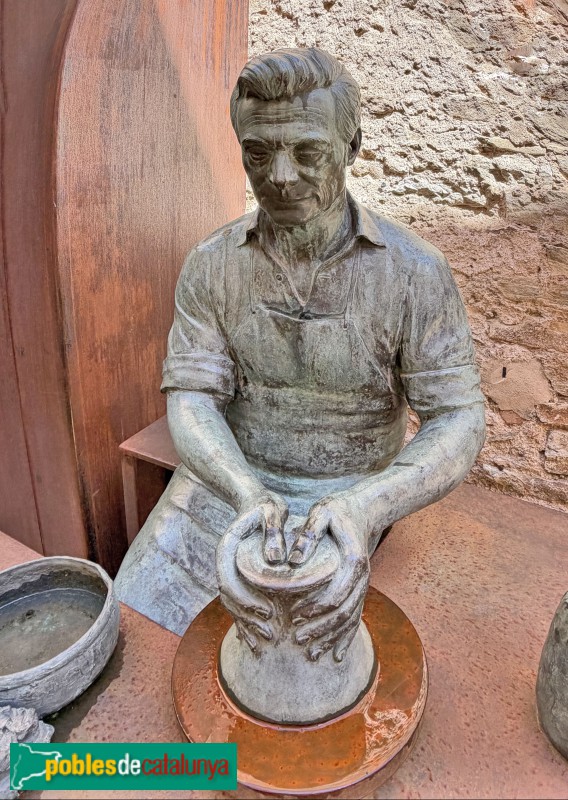 Sant Julià de Vilatorta - Monument als terrissers de Catalunya (Foto: Albert Esteves, 2026) Sant Julià de Vilatorta - Monument als terrissers de Catalunya