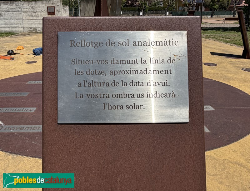 Sant Julià de Vilatorta - Rellotge de sol Àngel de la Concòrdia (Foto: Albert Esteves, 2026) Sant Julià de Vilatorta - Rellotge de sol Àngel de la Concòrdia