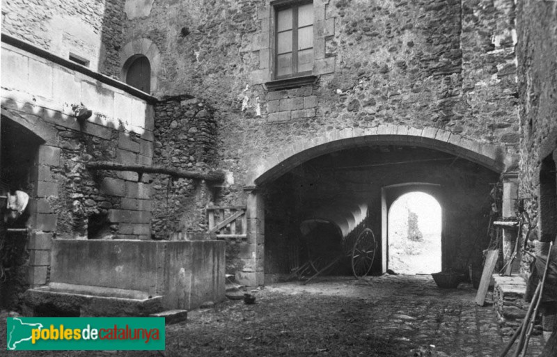 Sant Gregori - Castell de Cartellà (Foto: <i>Anònima -Arxiu Fotogràfic Centre Excursionista de Catalunya-</i>, 1890-1836) Sant Gregori - Castell de Cartellà