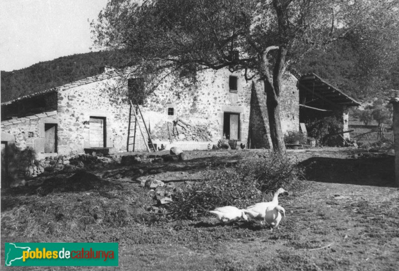 Canet d'Adri - Mas Puig (Foto: <i>Joan Nonell -Arxiu Fotogràfic Centre Excursionista de Catalunya</i>, 1936) Canet d'Adri - Mas Puig