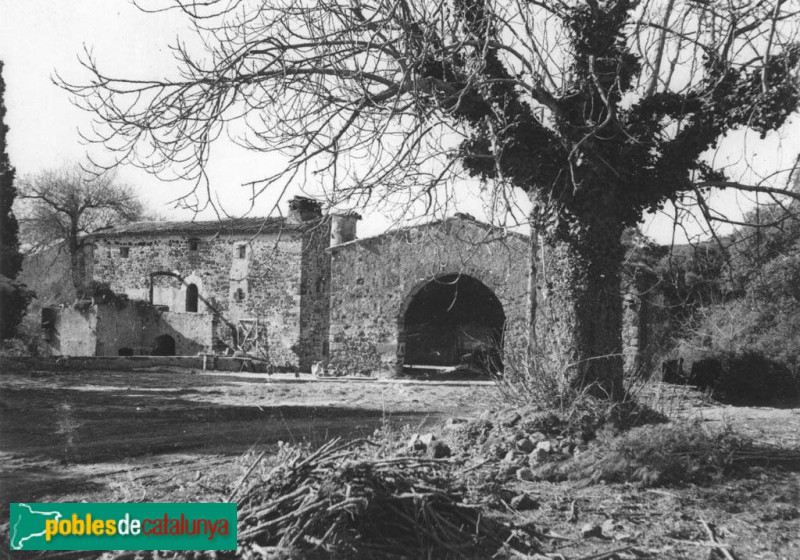 Canet d'Adri - Can Colomer (Foto: <i>Joan Nonell -Arxiu Fotogràfic Centre Excursionista de Catalunya</i>, 1936) Canet d'Adri - Can Colomer