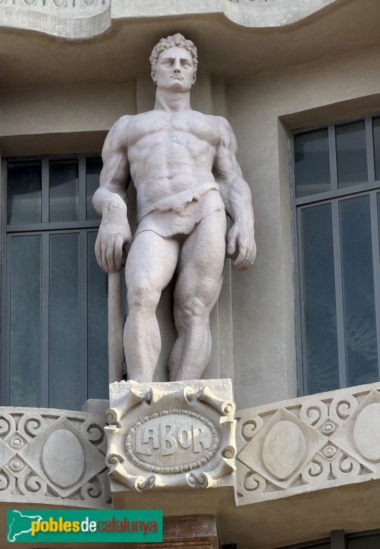 Barcelona - Escultura de la casa Damians: Labor