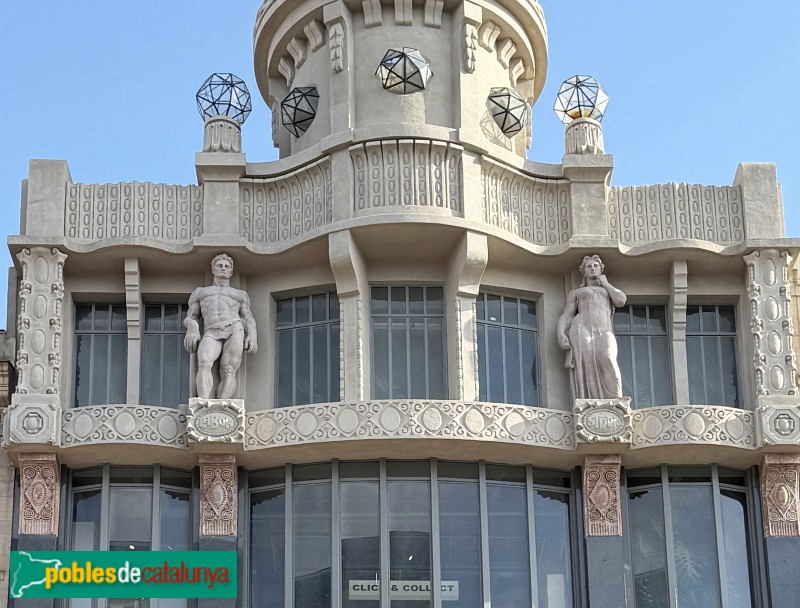 Barcelona - Escultures de la casa Damians