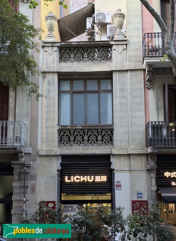 Barcelona - Gran Via, 569. Androna al carrer Muntaner