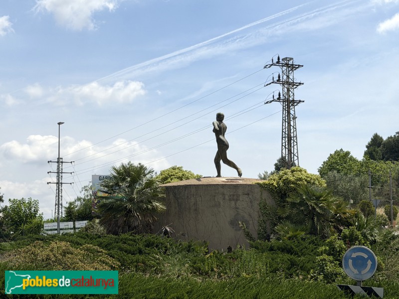Castellar del Vallès - Escultura <i>Dona acollidora</i> (Foto: Albert Esteves, 2026) Castellar del Vallès - Escultura <i>Dona acollidora</i>